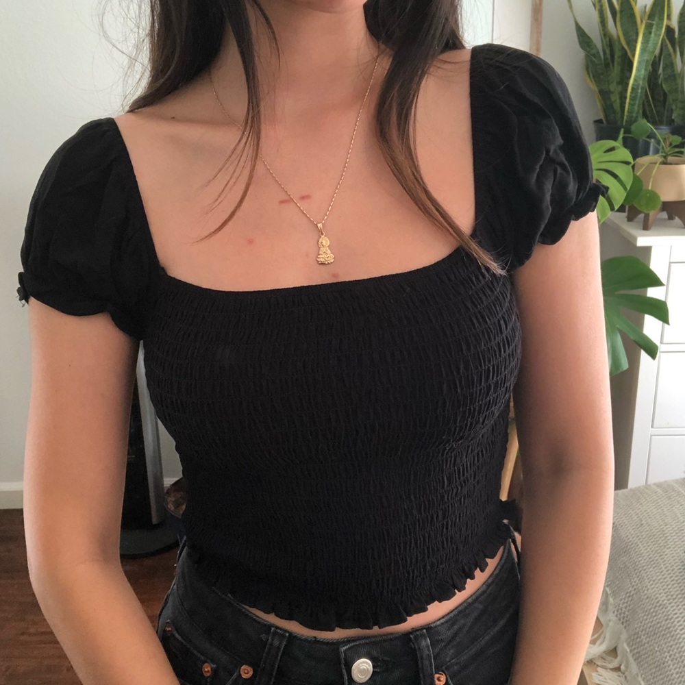 Black ruched crop top